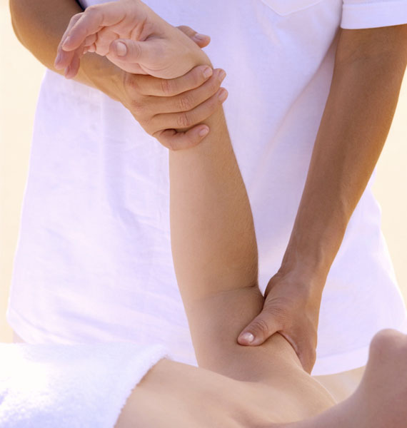 Massage au bord de la piscine